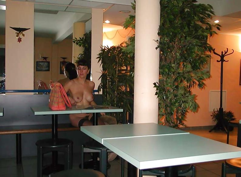 25P FRENCH NADINE flashing at the hotel B&B 2002