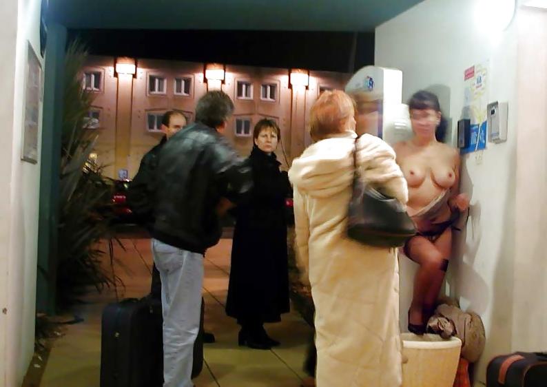 25P FRENCH NADINE flashing at the hotel B&B 2002