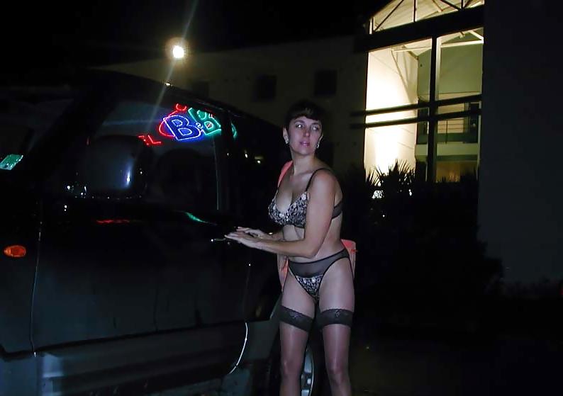 25P FRENCH NADINE flashing at the hotel B&B 2002