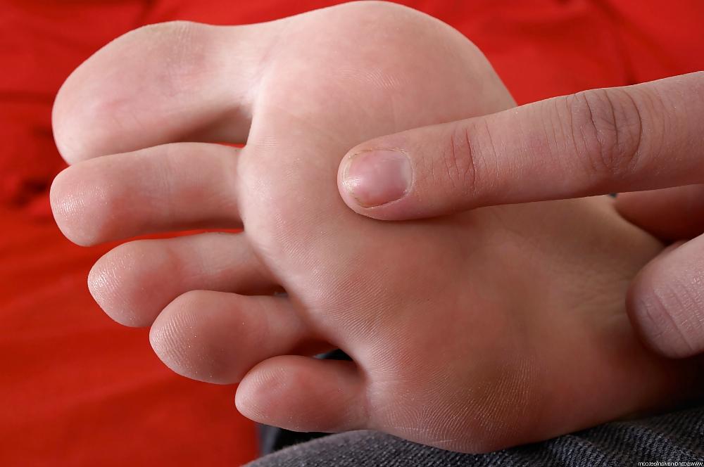 18P For foot lovers (webfund)