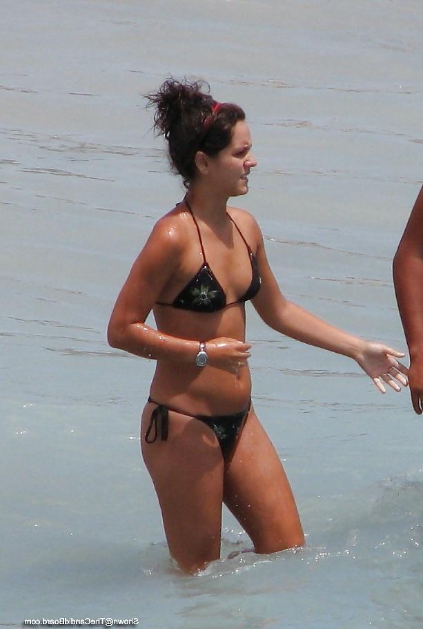 20P Visit to Cuba - Beach women