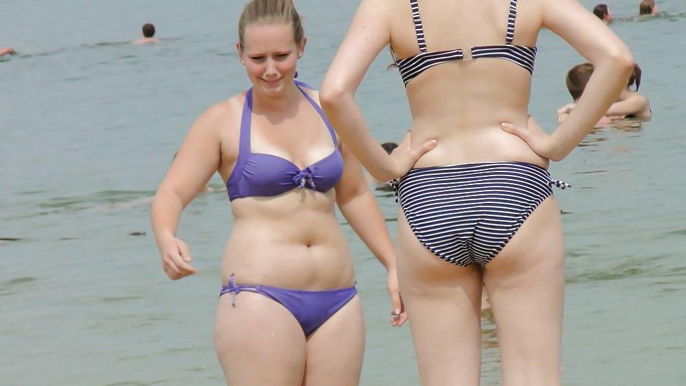 20P Visit to Cuba - Beach women