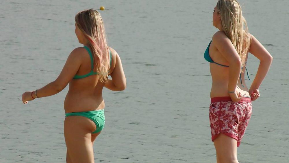 20P Visit to Cuba - Beach women