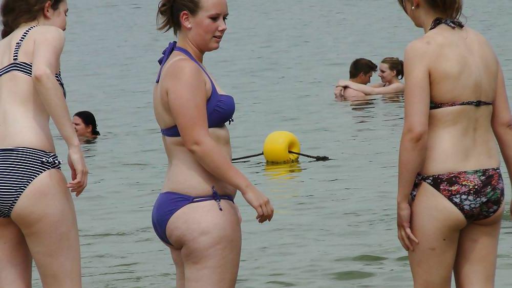 20P Visit to Cuba - Beach women