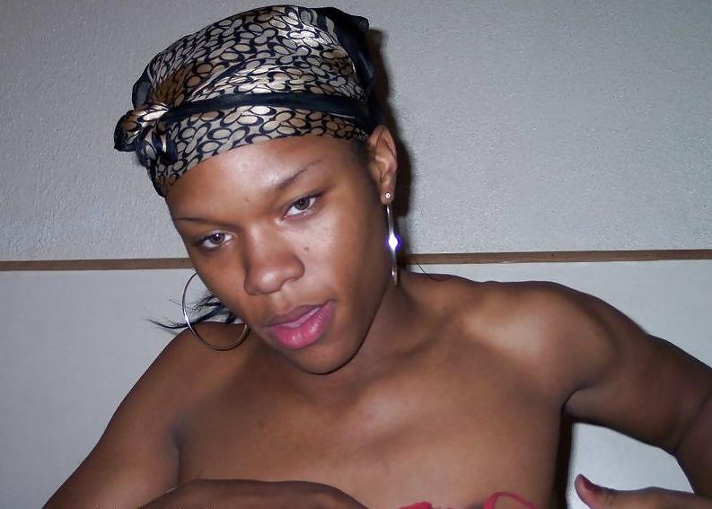 25P BLACK TRANNY FROM THE HOOD 