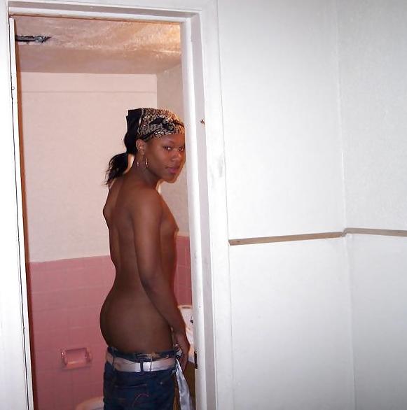 25P BLACK TRANNY FROM THE HOOD 