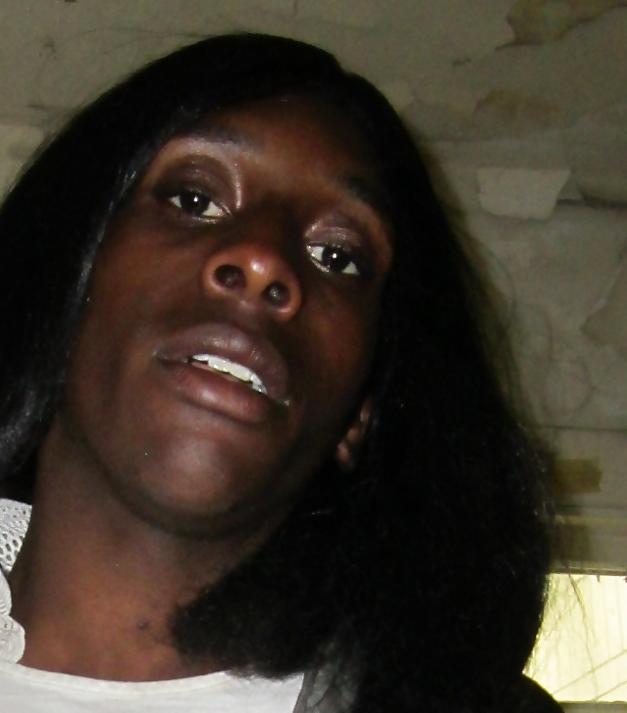 25P BLACK TRANNY FROM THE HOOD 