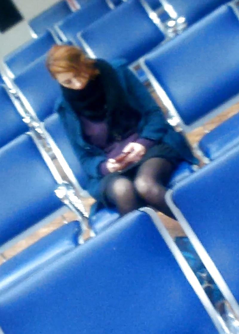 16P Airport girl 2- long legs short skirt
