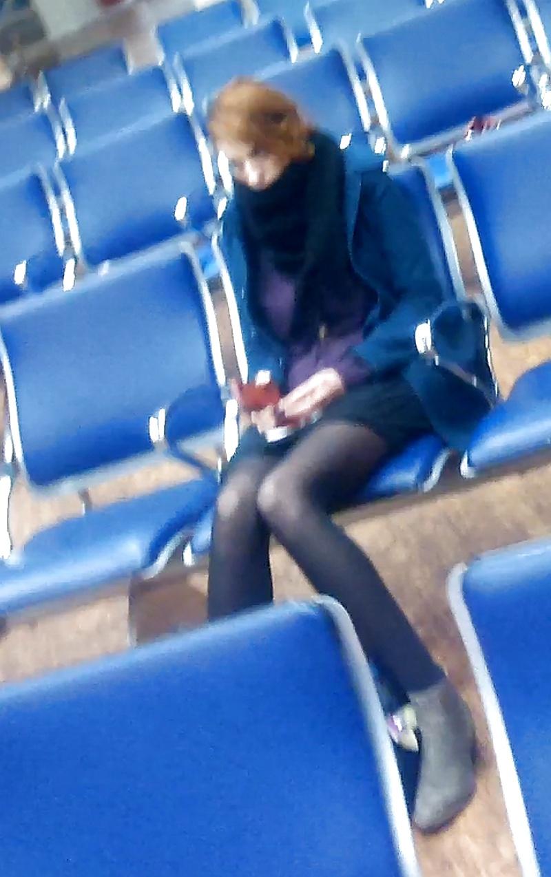 16P Airport girl 2- long legs short skirt