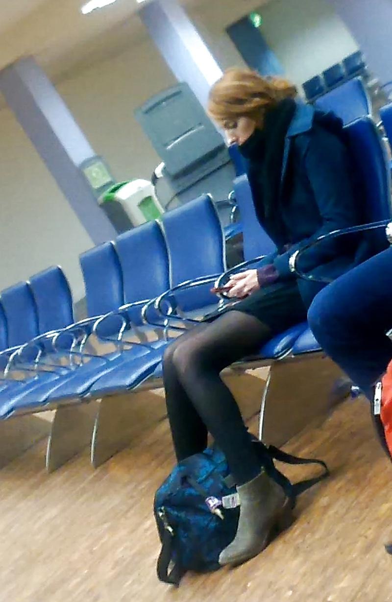 16P Airport girl 2- long legs short skirt