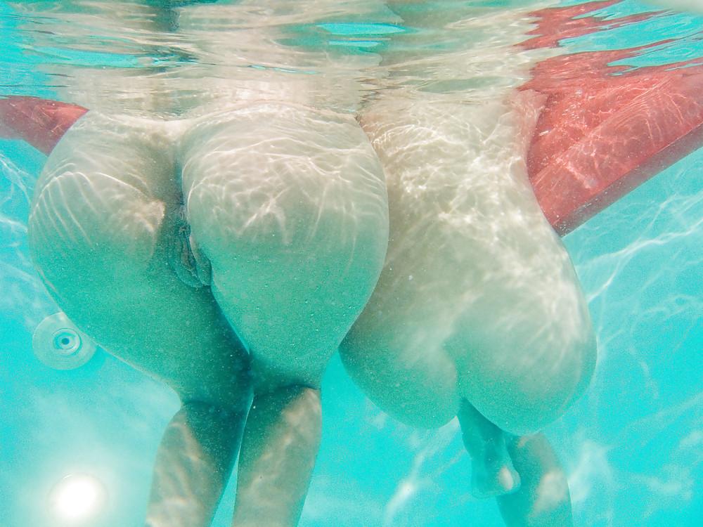 23P Naked In The Water