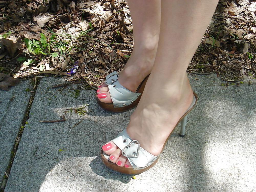 25P Foot fetish     