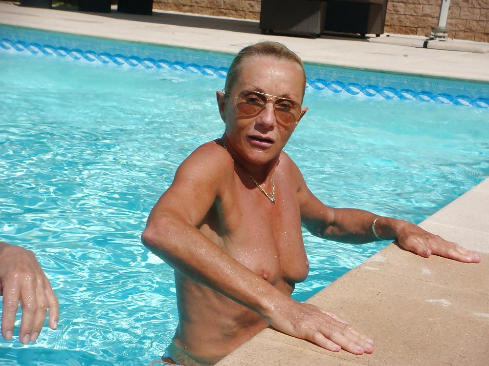 23P Slut,mother and granny have fun by the pool