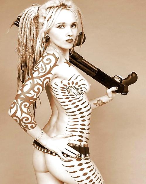25P Erotic Gun Girls - Session 3