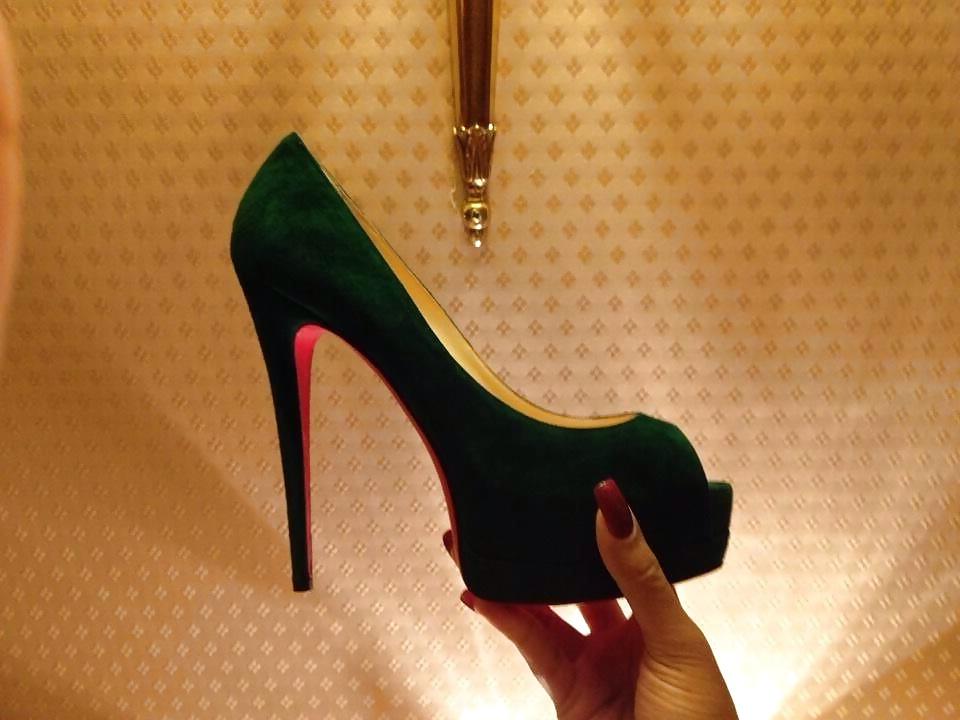 25P Ballbusting Heels, Juicy Arses & Domination 2