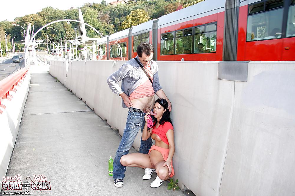 25P RAILWAY THE PLACE  SEXY MATURE MILF DOGGING TO CUM 