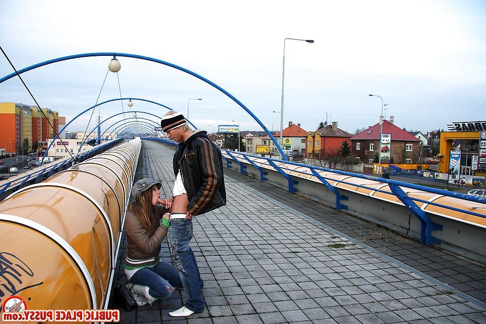25P RAILWAY THE PLACE  SEXY MATURE MILF DOGGING TO CUM 