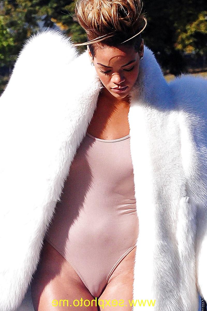 24P Rihanna Pussy Cameltoe 
