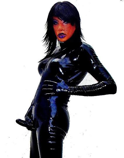 20P Kinky Latex Doll 1