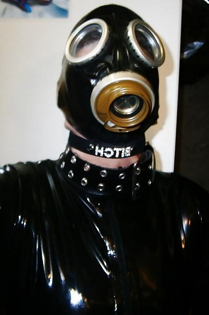 20P Kinky Latex Doll 1