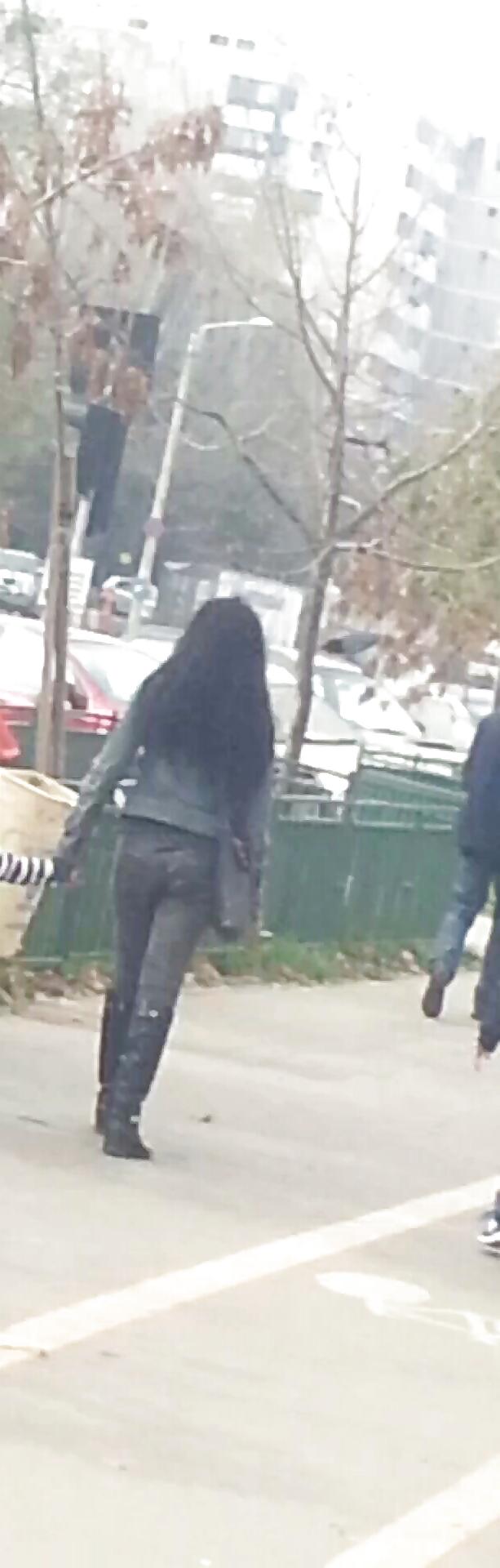 5P Hot brunette ass romanian