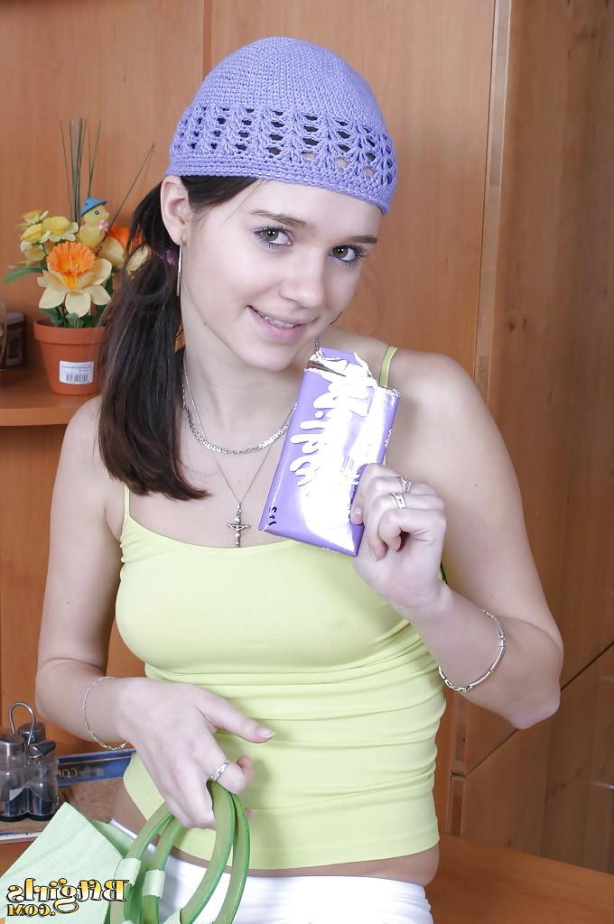 15P Sexy teen feet