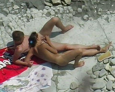 25P Naked under the sun
