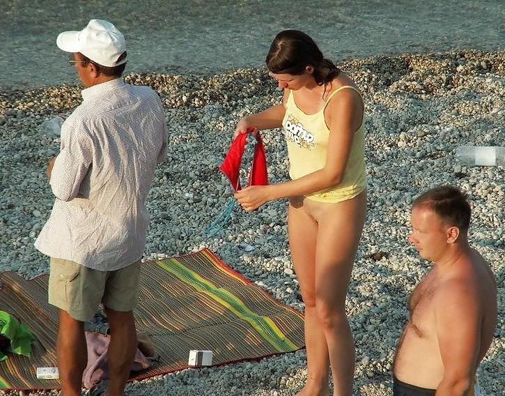25P Naked under the sun