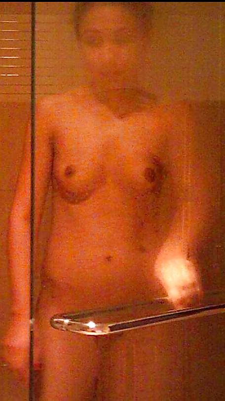 10P Indian Doctor in Shower :)