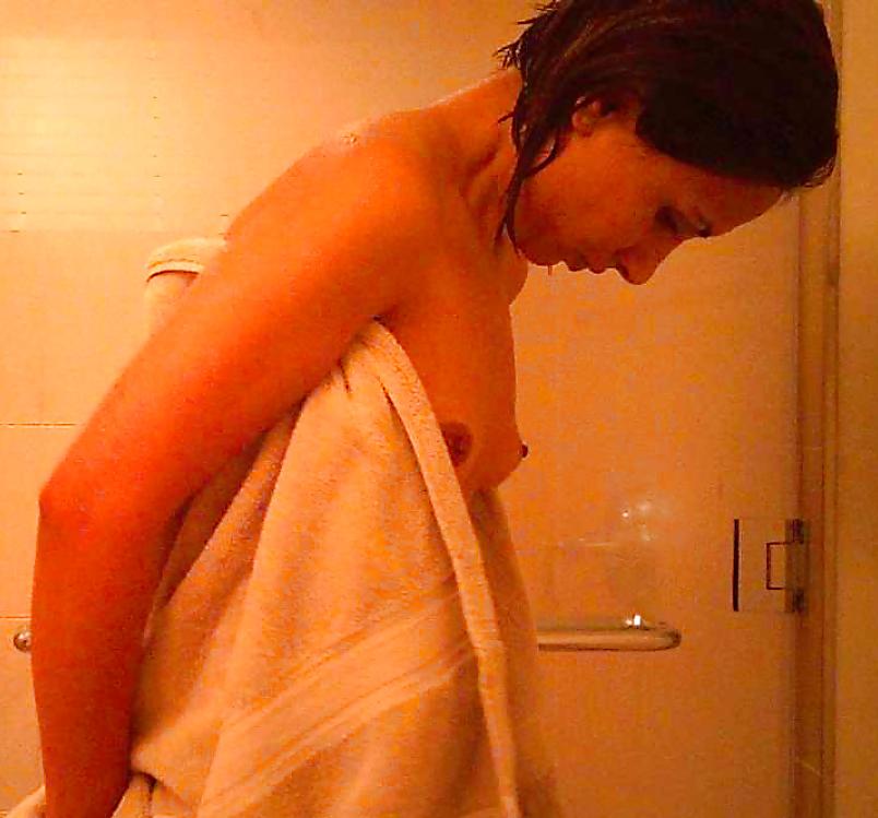 10P Indian Doctor in Shower :)