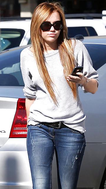 25P The Very Best Of Miley Cyrus