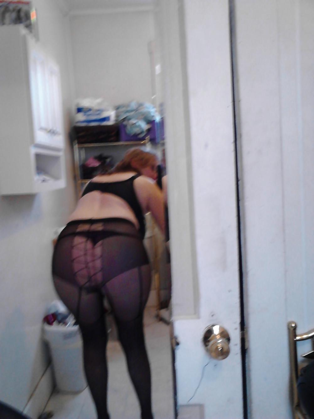 25P Donna in Pantyhose