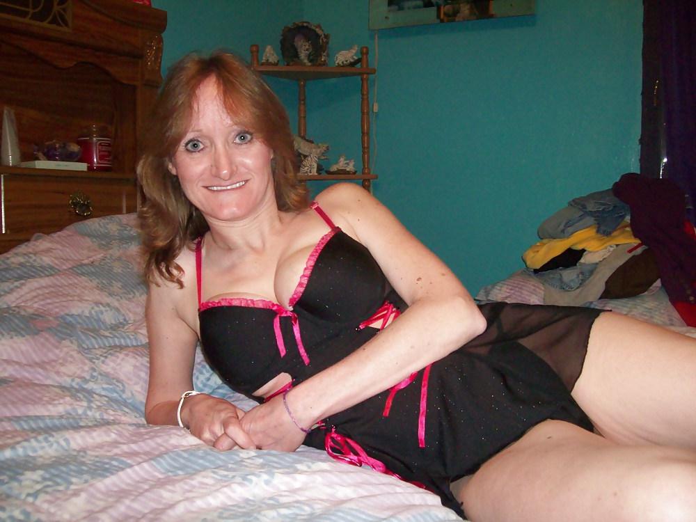 25P Donna in Pantyhose