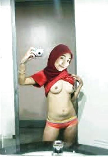 25P Tudung Dada Montok