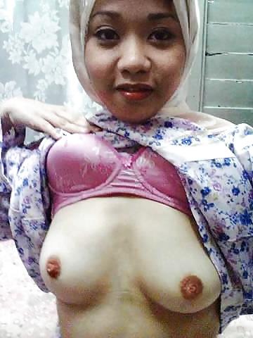 25P Tudung Dada Montok