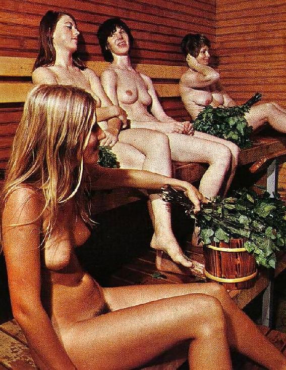 25P hotties  in the sauna