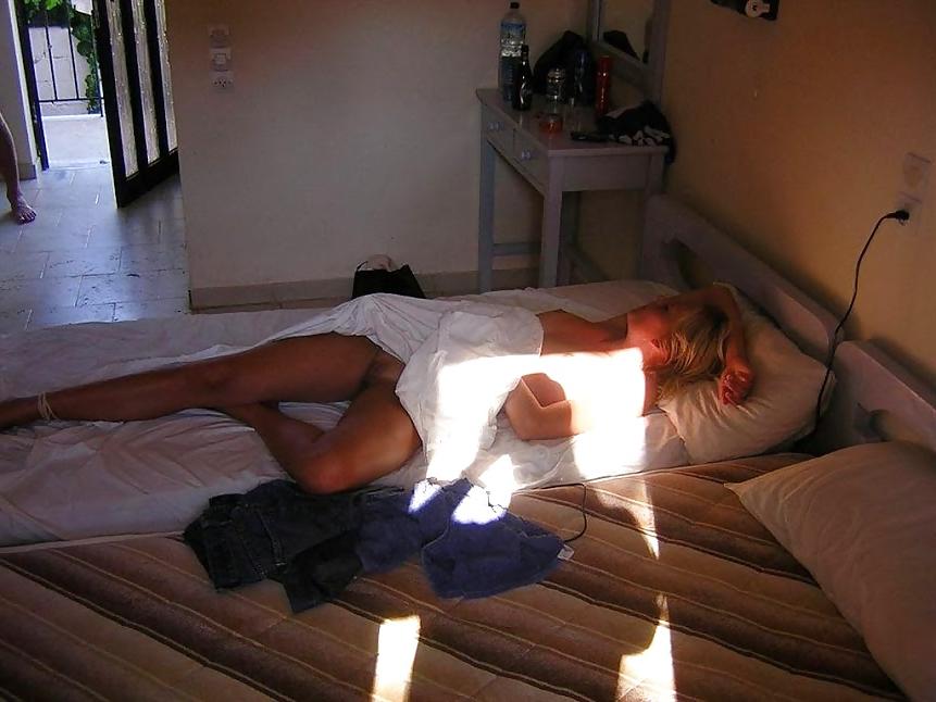 25P Sluts on Holiday