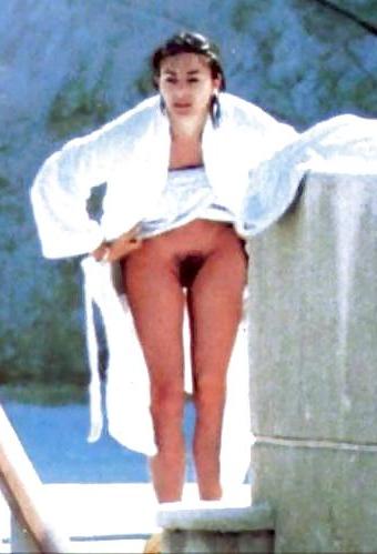 19P My Friend Liz Hurley !