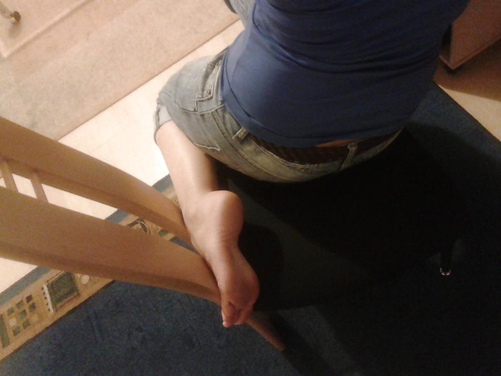 25P Another friend of mine - foot fetish