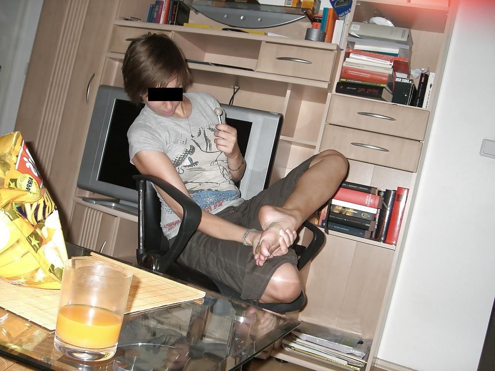 25P Another friend of mine - foot fetish