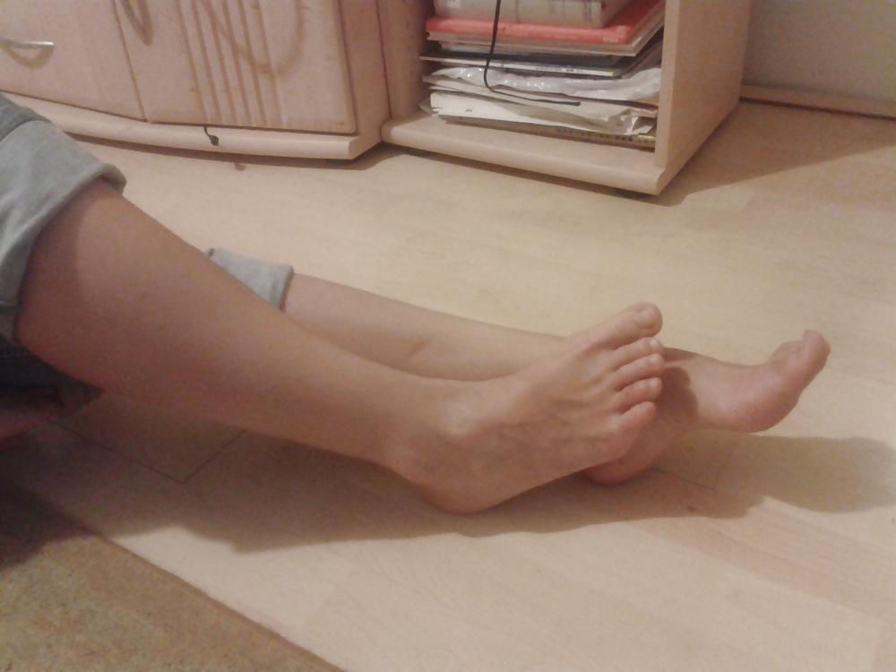 25P Another friend of mine - foot fetish