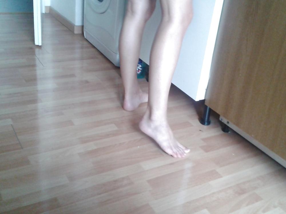 25P Another friend of mine - foot fetish