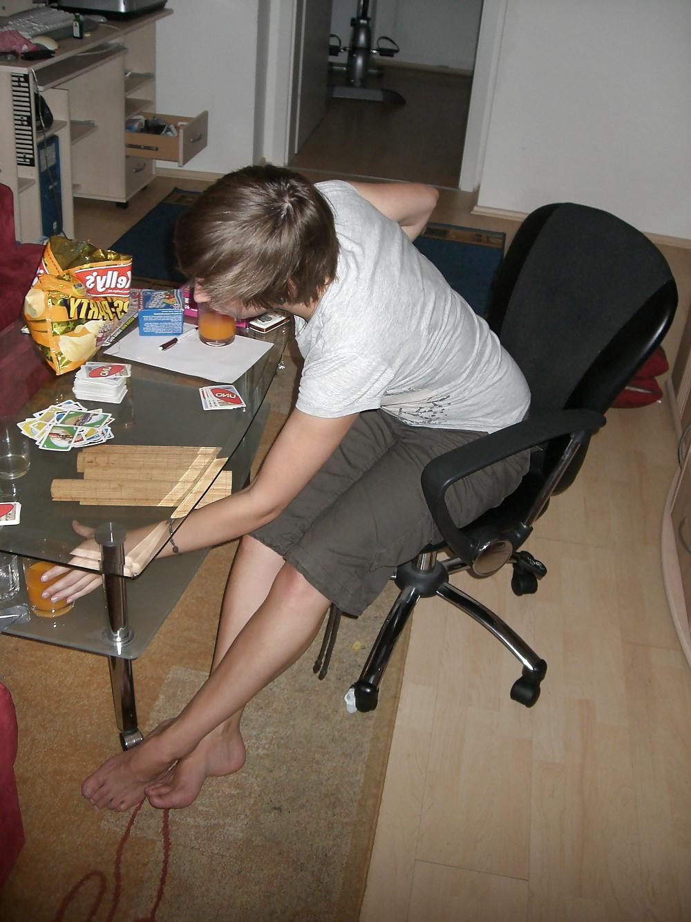 25P Another friend of mine - foot fetish