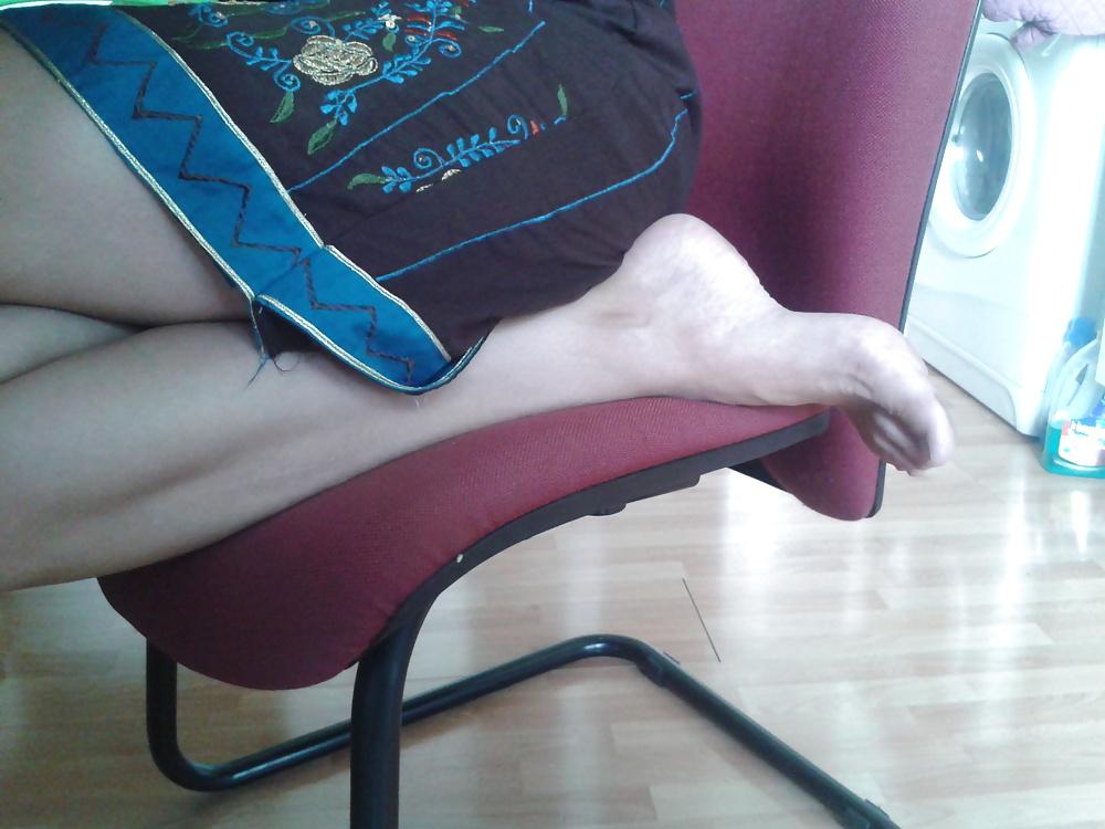25P Another friend of mine - foot fetish