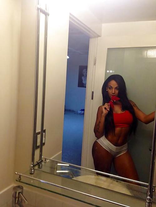 25P Crystal Renay Williams: Bombshell