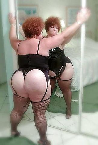 18P More Mature Dommes