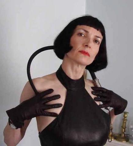 18P More Mature Dommes