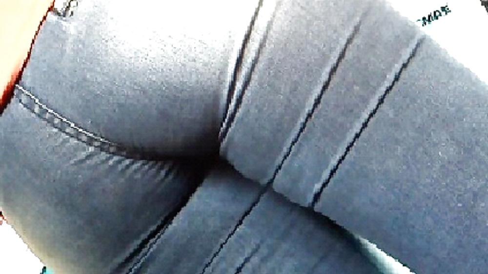 16P Mujeres Nalgonas en el transporte