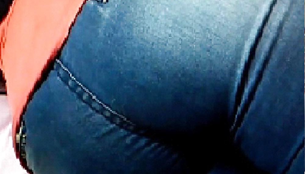 16P Mujeres Nalgonas en el transporte