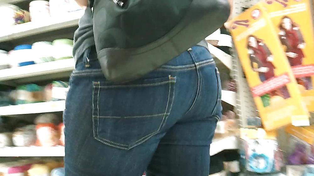 16P Candid Jeans 002